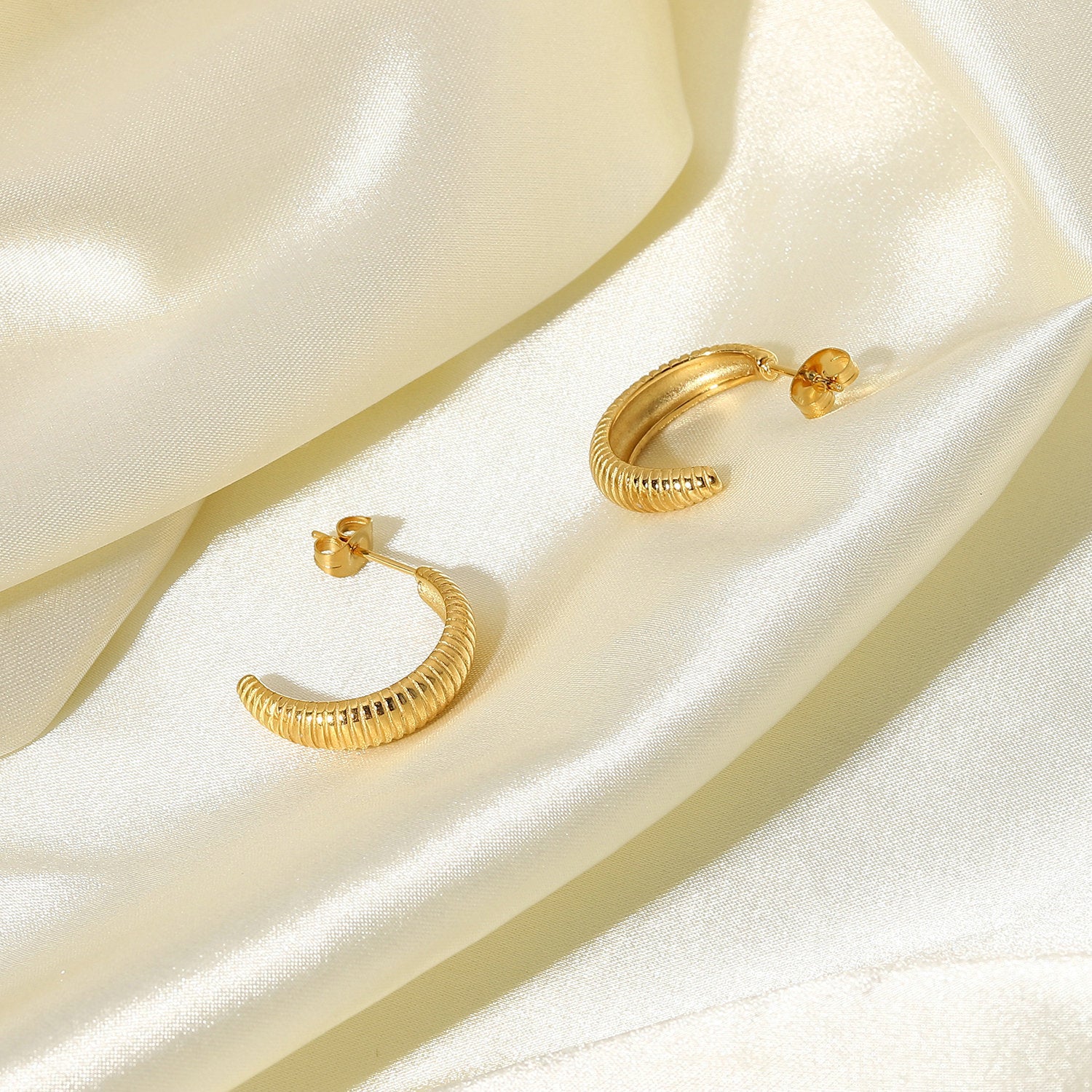 18K Gold-plated Croissant Earrings Stainless Steel Thin C-shaped Hoop Earrings Female Jewelry